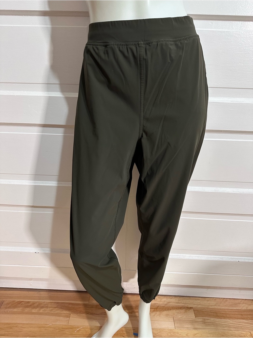 Lululemon Adapted State High-Rise Jogger Sz 12 Dark Olive Green Lightweight $138